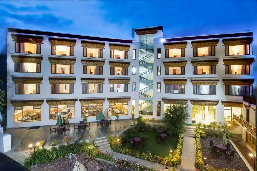 hotel-singge-palace-leh-exterior-facade